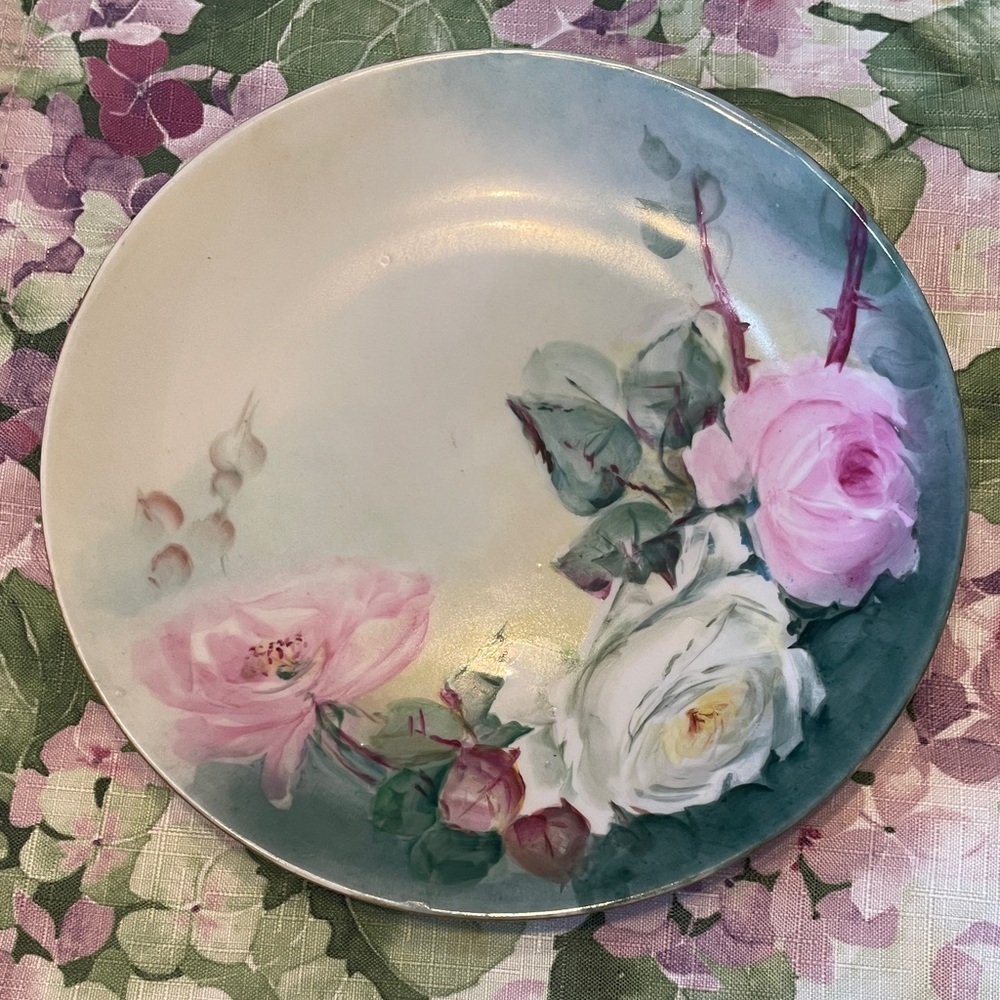 Vintage Floral Decorative Plate with Pink and White Roses